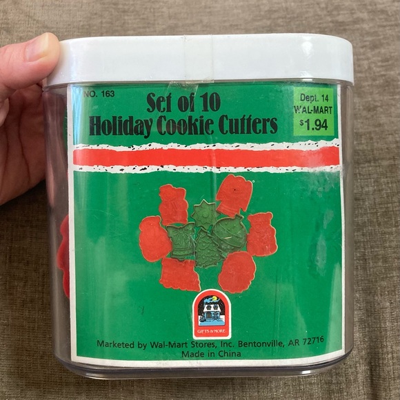 Wal-Mart Other - Vintage Wal-Mart Holiday Cookie Cutters Set of 10 Red Green Plastic No. 163